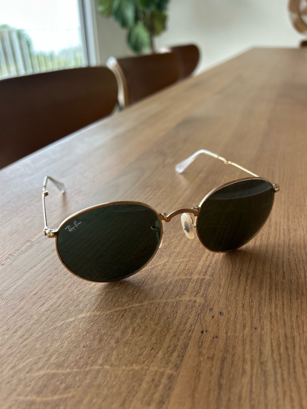 Ray-Ban Gold Frame Sunglasses with Dark Green Lenses